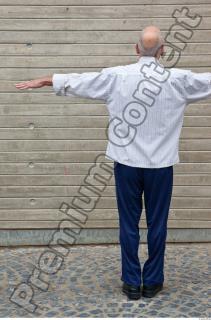0091 Old white man wrinkless white shirt deep blue jogging…